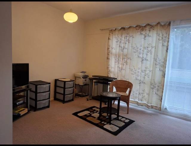 1 BEDROOM PROPERTY TO RENT IN RONDEBOSCH